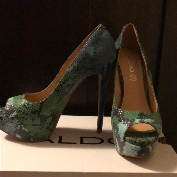 Also Heels - Picture 2 of 3